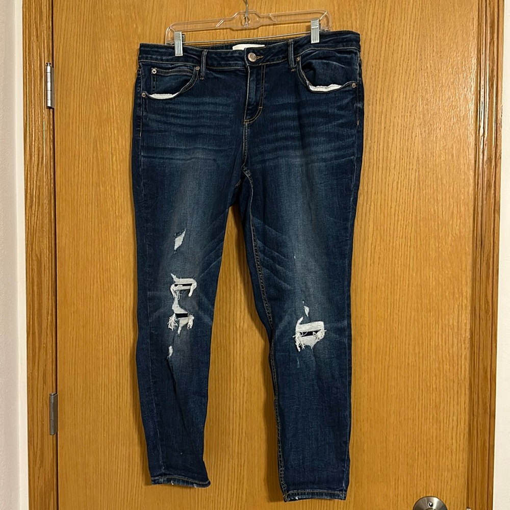 Maurices Distressed Skinny Crop Jean